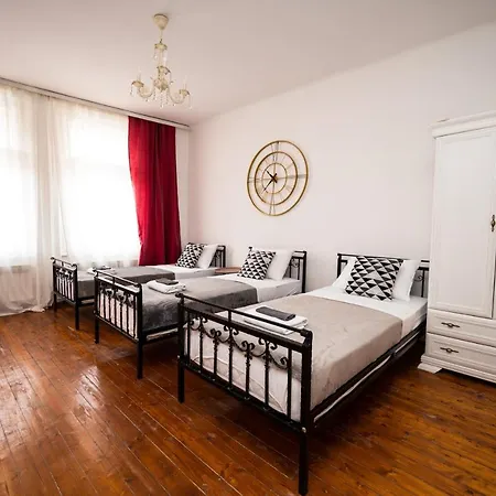 Authentic Design 2bdr Apartment in old town * سراييفو