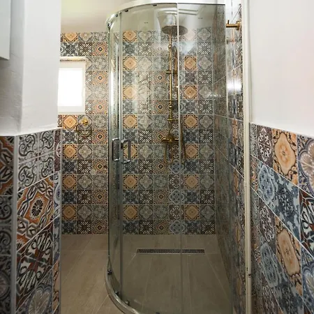 Apartman Authentic Design 2bdr Apartment in old town