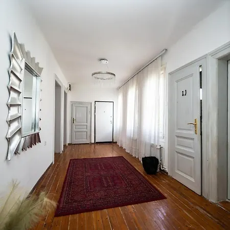 Authentic Design 2bdr Apartment in old town شقة سراييفو
