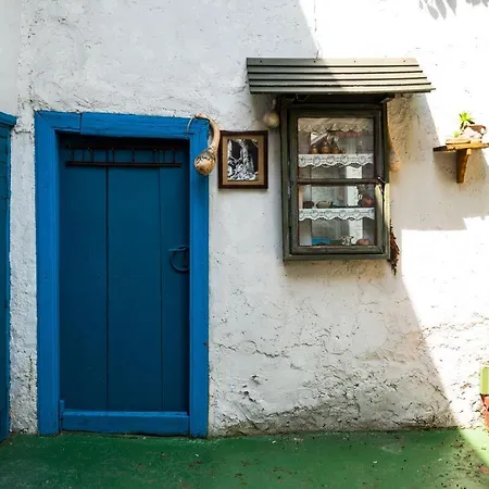 Authentic Design 2bdr Apartment in old town Apartman *