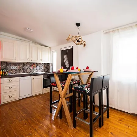 Apartament Authentic Design 2bdr Apartment in old town Sarajewo